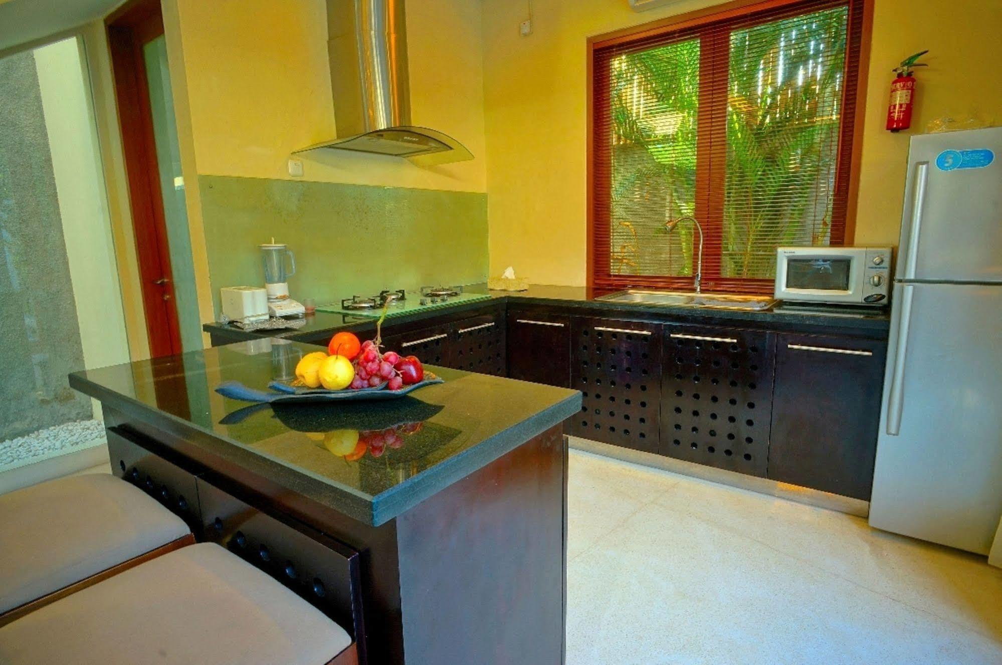 Villa Travis Seminyak Exterior foto