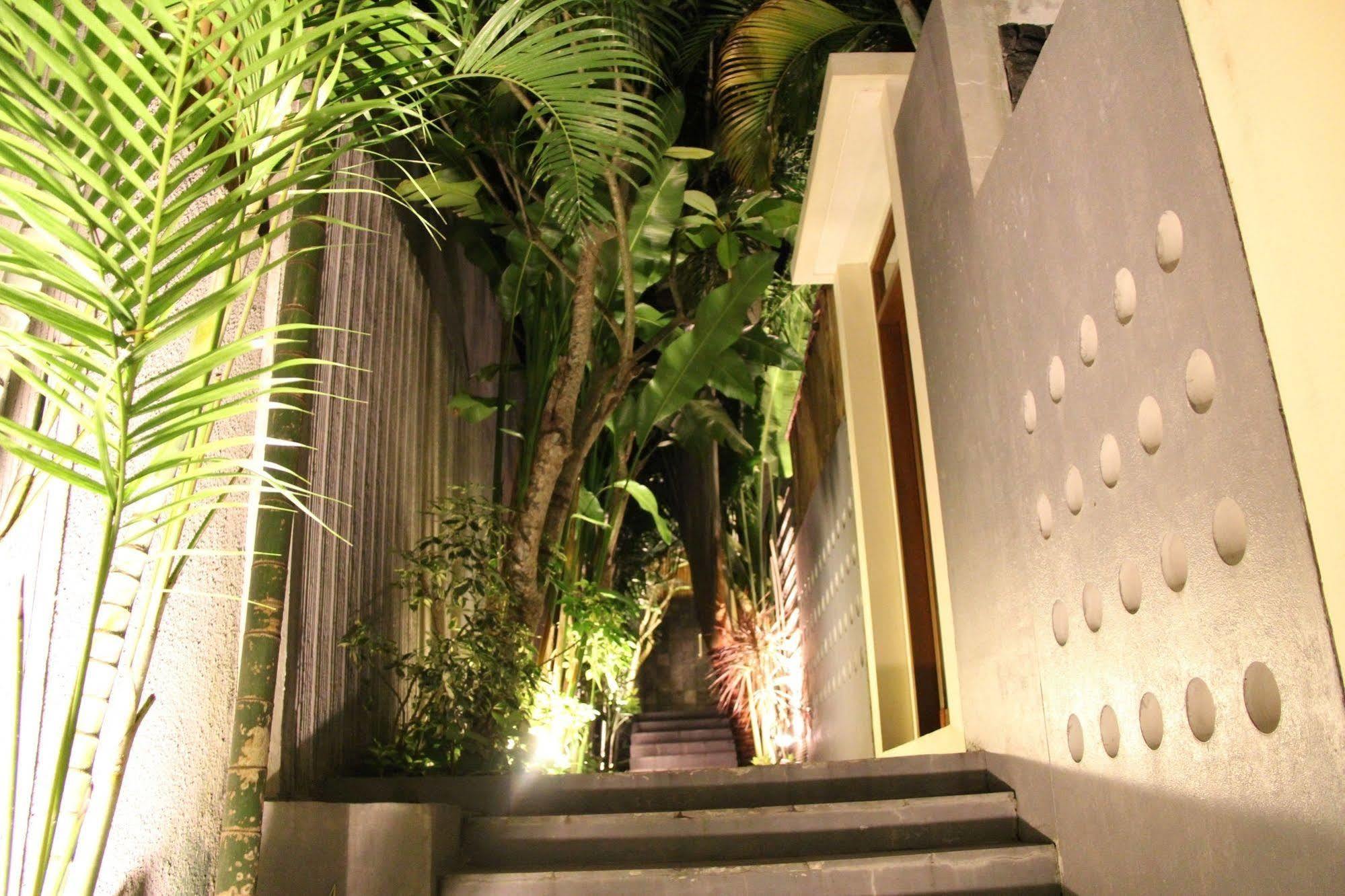 Villa Travis Seminyak Exterior foto