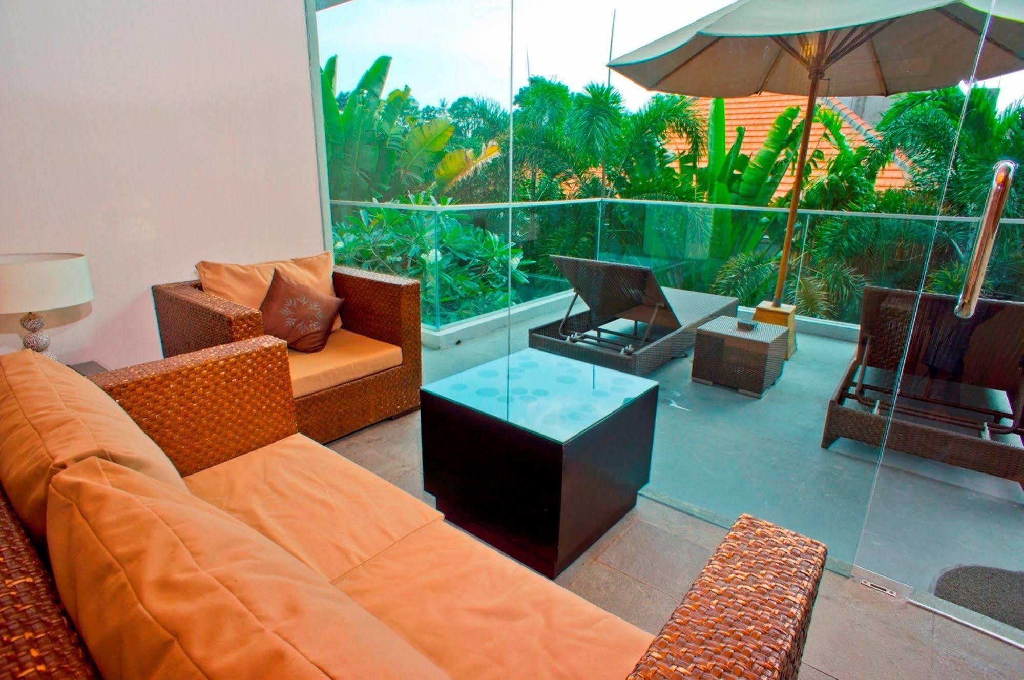 Villa Travis Seminyak Exterior foto